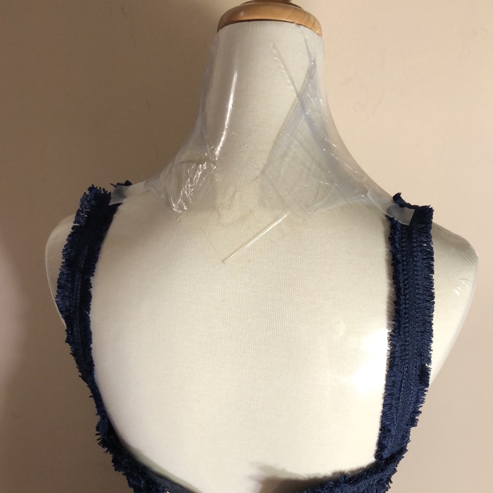 Dress - Picture 7 of 7